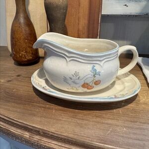 Marmalade Ceramic Gravy Boat with Saucer